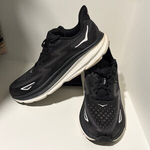 Hoka Clifton9 Men's Black Athletic Shoes 
size 11 1/2